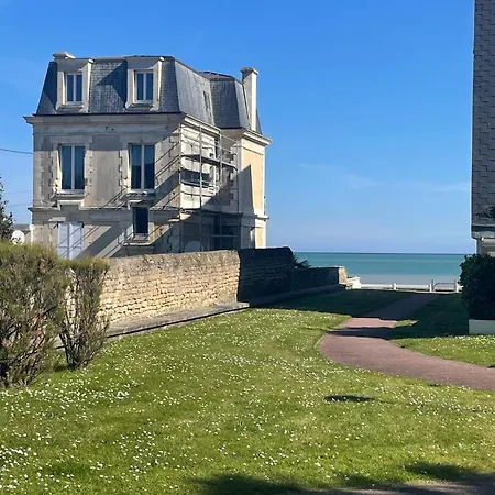 Cosy Avec Jardin Vue Et Acces A 30m De La Apartment